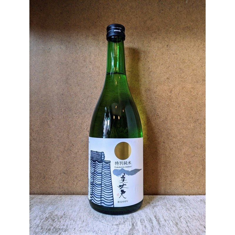 Tokubetsu ‘The Gentleman’ Junmai Sake